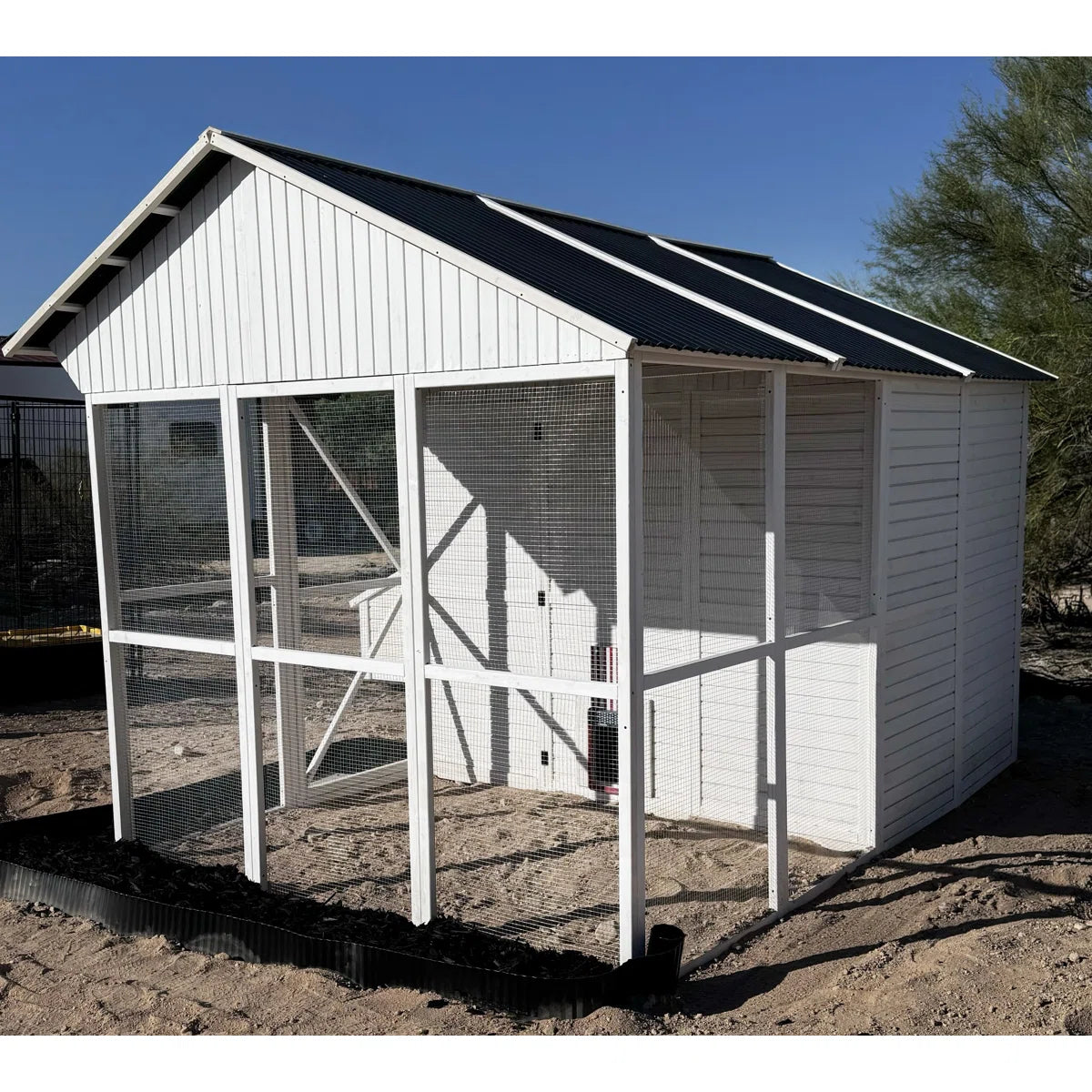 Zylina Modern Chicken Barn Coop For Up To 26 Chickens